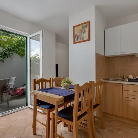 Apartment Vranjes *